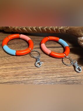 Plunder Colorblock Bracelet Keychain Keyholder Lot of 2 Colorful Resin New+Pouch